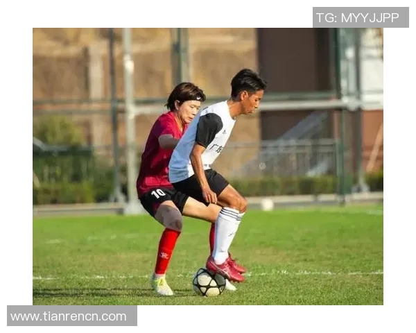 大眼足球星带你领略球场风采与明星背后的成长故事 大眼足球星带你领略球场风采与明星背后的成长故事