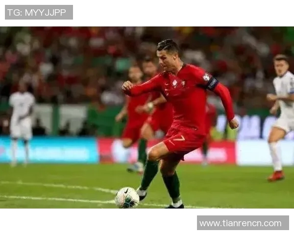 足球球星跨国视频连线：分享训练心得与比赛展望